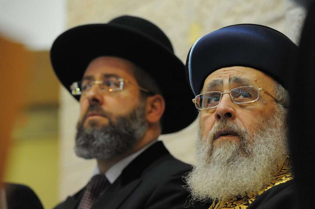 הרב יצחק יוסף והרב דוד לאו. | ראובן קסטרו