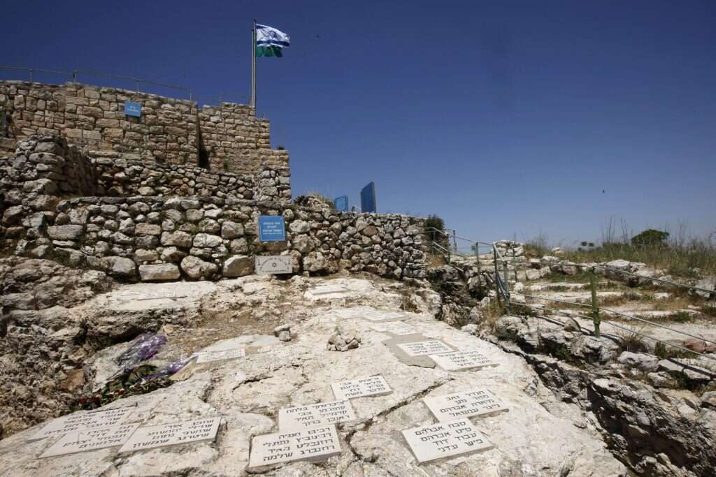 הקסטל. | מרים אלסטר, פלאש 90