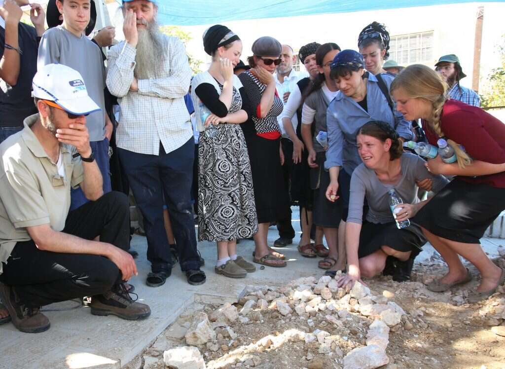 הלוויית הרב משה לוינגר. | מרים צחי