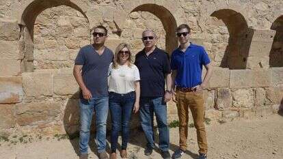 יאיר, בנימין, שרה ואבנר נתניהו. | עמוס בן גרשום, לע''מ