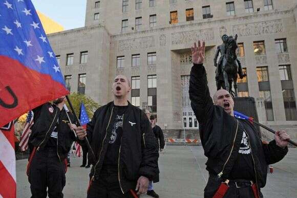 תופעה קיימת שאסור להתעלם ממנה. הפגנה של ניאו נאצים בארה"ב. | רויטרס