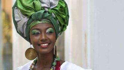 כיסוי ראש אפריקני מפואר. | שאטרסטוק כיסוי ראש אפריקני מפואר. | שאטרסטוק