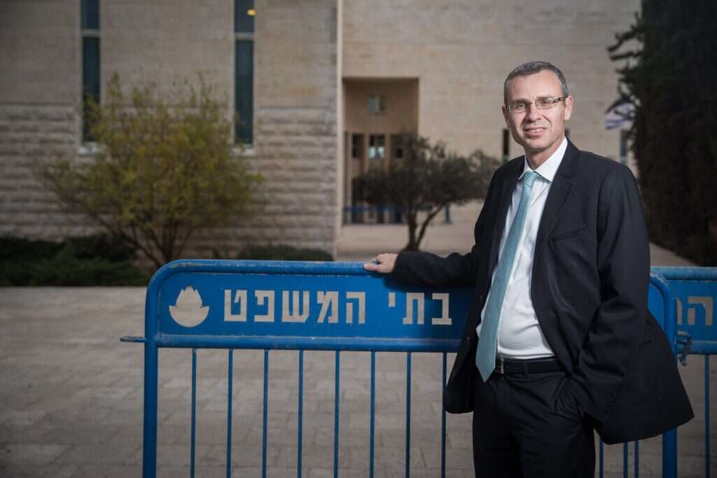 יריב לוין. | הדס פרוש, פלאש90