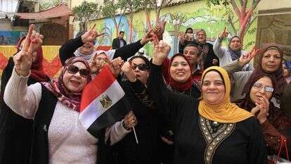 נשים מצריות מצביעות לנשיאות. | AFP