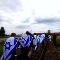 תלמידים במסע לפולין. | ג'וני ליפצר