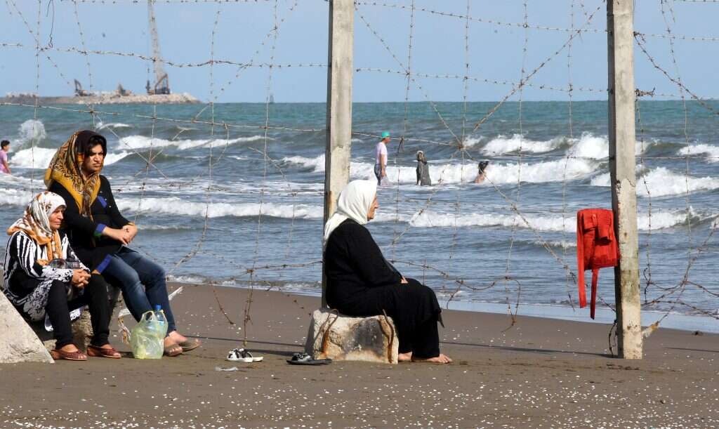 הטרנד הבא של צעירים ישראלים. חופי איראן. | EPA הטרנד הבא של צעירים ישראלים. חופי איראן. | EPA