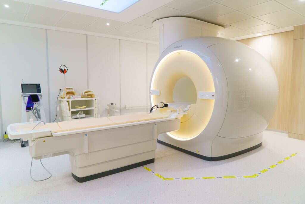 המסע התקצר, התור נשאר. מכשיר MRI. | אנצ'ו ג'וש ג'יני