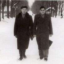 מורדי פרנקל וחיים גורי בקישוורדה שבהונגריה, 1948