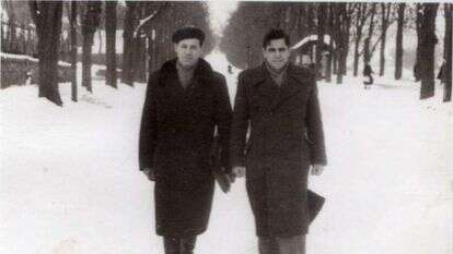 מורדי פרנקל וחיים גורי בקישוורדה שבהונגריה, 1948 מורדי פרנקל וחיים גורי בקישוורדה שבהונגריה, 1948