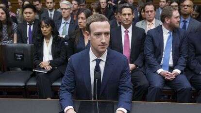 מארק צוקרברג בסנאט. | EPA