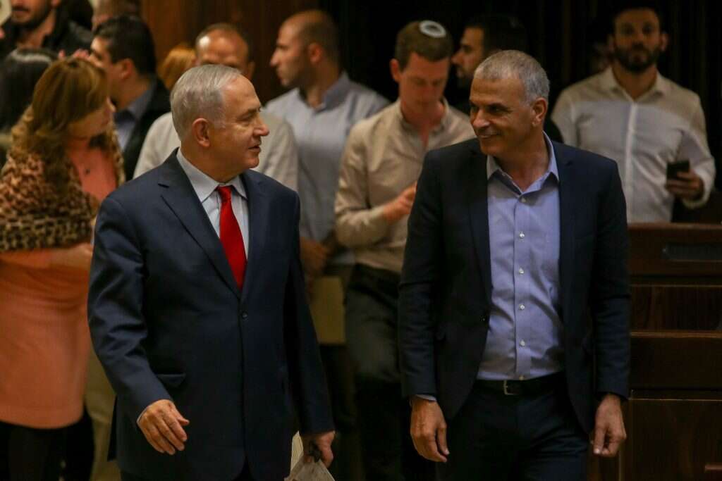 רה"מ בנימין נתניהו ויו"ר 'כולנו' כחלון במליאת הכנסת. | אורן בן חקון