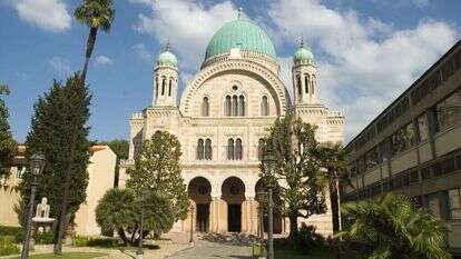 פירוש איטלקי ששרד בכתב יד בודד. בית הכנסת הגדול של פירנצה. | שאטרסטוק