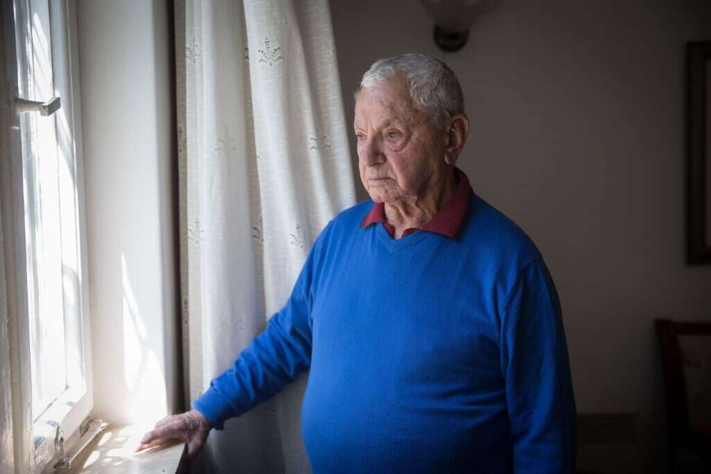 יצחק שרמן בביתו. | הדס פרוש, פלאש 90