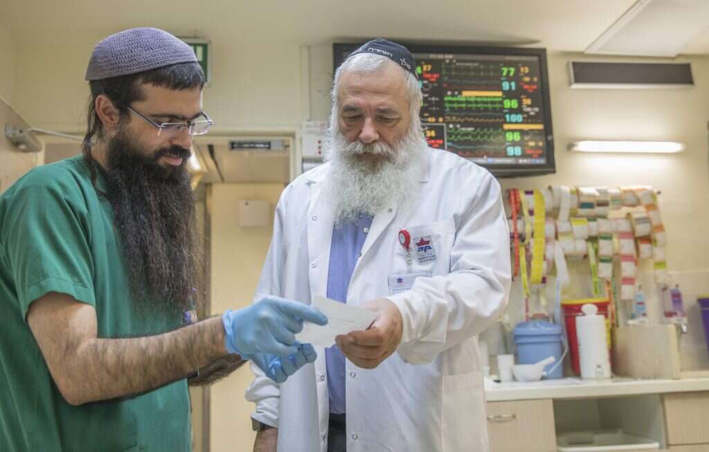 פרופ' אליהו סורקין בבית החולים. | יוסי אלוני