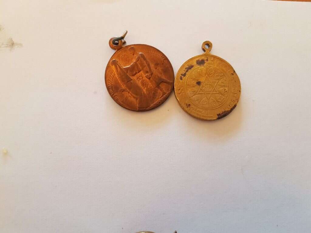 המדליה שיצאה כאות הוכרה של יהדות הולנד לוועידת סאן רמו. | אסף גבור