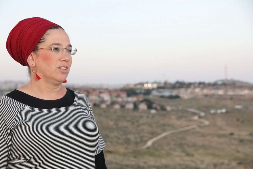 נירית זמורה. | מרים צחי