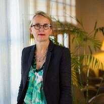 שגרירת צרפת בישראל הלן דה גל. | אריק סולטן