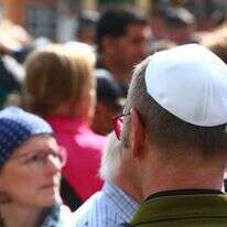 צעדת ''הכיפות'' בגרמניה בעקבות התקיפה האנטישמית בבירת המדינה ברלין. | AFP