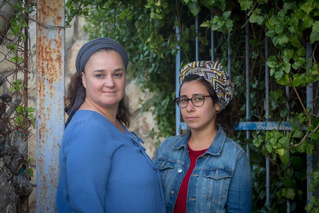 איריס גיספן וביתה עדי גאלדור. | מרים אלסטר, פלאש 90