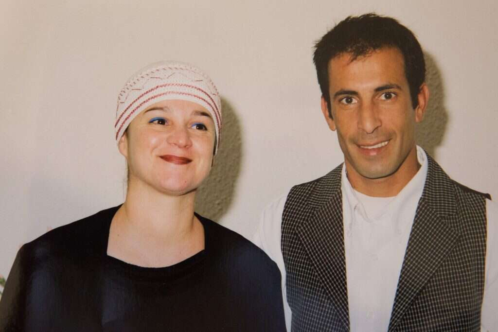 ירון ואיריס גיספן בברית של בנם ב-2006. | מתוך האוסף הפרטי