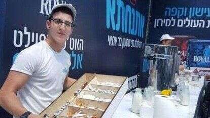 מכירת סיגריות בהילולה במירון בשנה שעברה. | יאיר קראוס