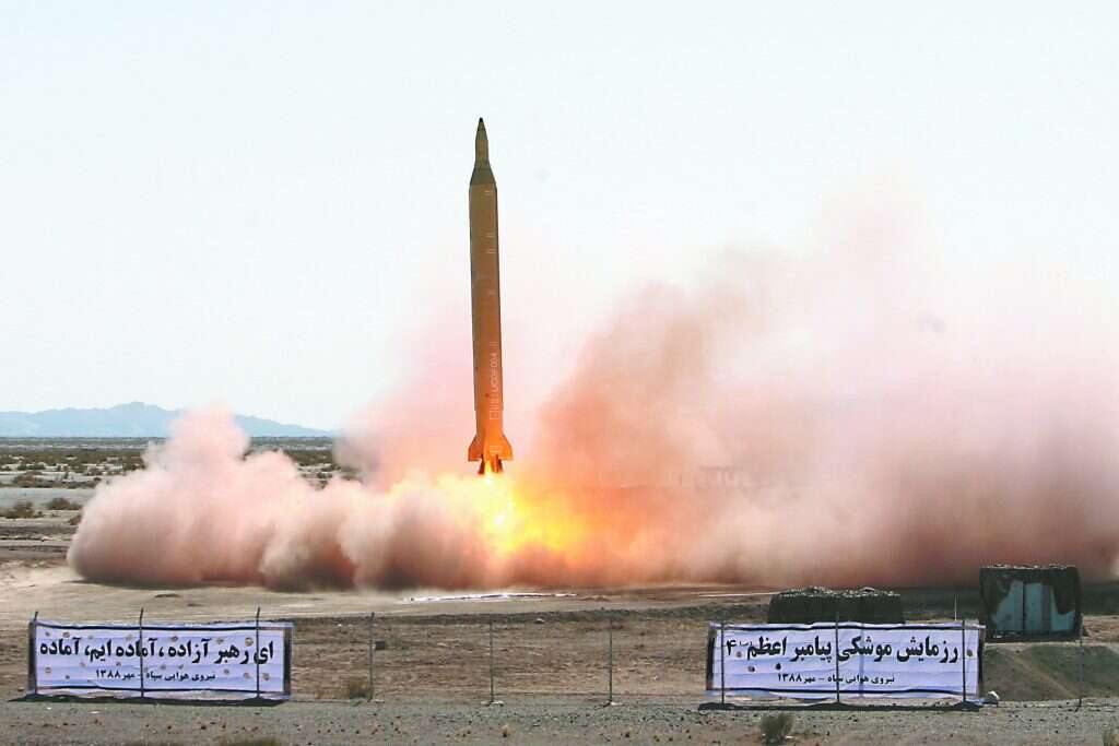 ניסוי טילים בליסטיים באיראן. | EPA