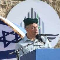 מרדכי בטקס חילופי מתאם פעולות הממשלה בשטחים. | מרים צחי