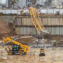 קריסה של עגורן באתר בנייה. | יהושע יוסף