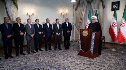 חסן רוחאני והבכירים האיראנים בהצהרה אחרי הודעת טראמפ על פרישה מהסכם הגרעין. | EPA
