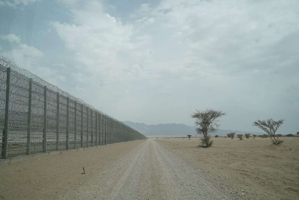 הגדר בגבול ירדן. | דו''צ