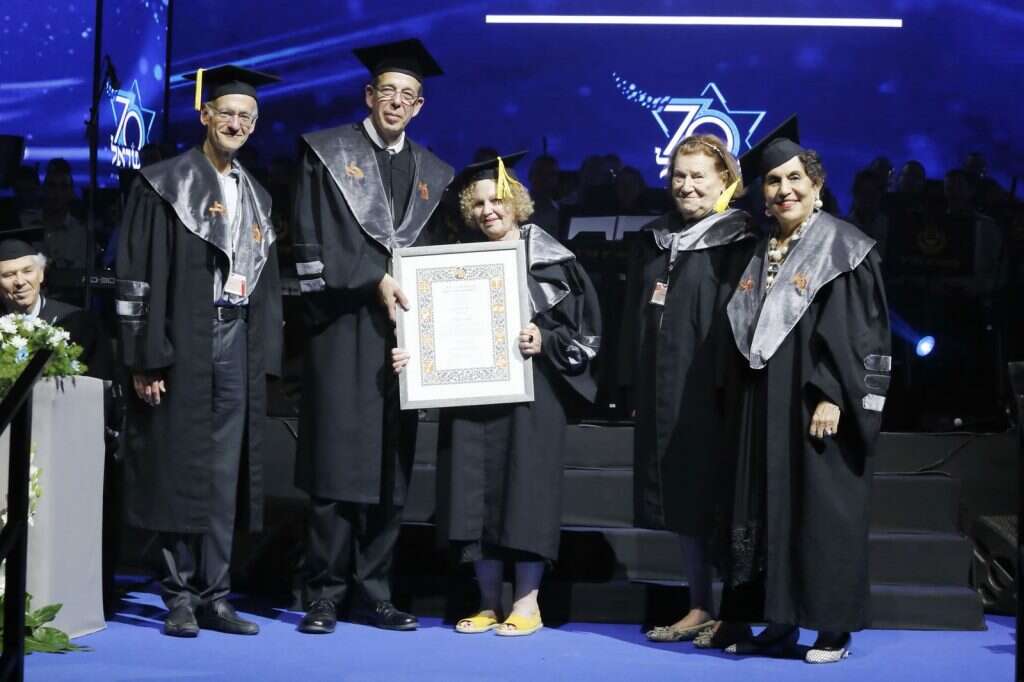 אגי משעול מקבלת דוקטור לשם כבוד מאוניברסיטת בר-אילן. | יוני רייף אגי משעול מקבלת דוקטור לשם כבוד מאוניברסיטת בר-אילן. | יוני רייף