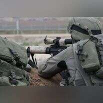 צלף בעמדתו בגבול הרצועה. | דו"צ