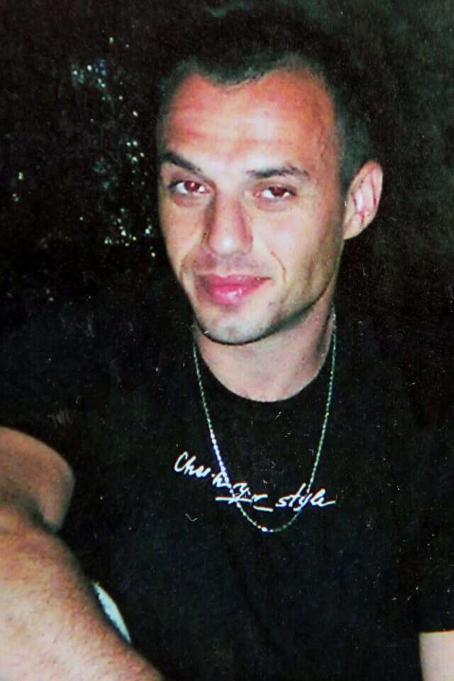 לא עשיתי סרט על רוצח, עשיתי סרט על בן אדם. אני לא מוריד מעדן אוחיון את האחריות. הנרצח גדי ויכמן. | אלברט דנקברג