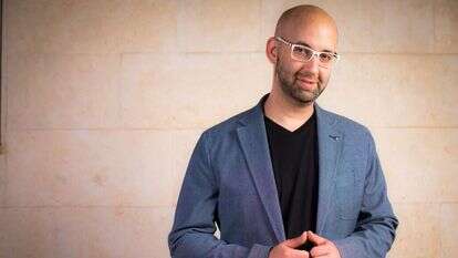 דמות מרתקת. משה קלוגהפט. | אריק סולטן דמות מרתקת. משה קלוגהפט. | אריק סולטן