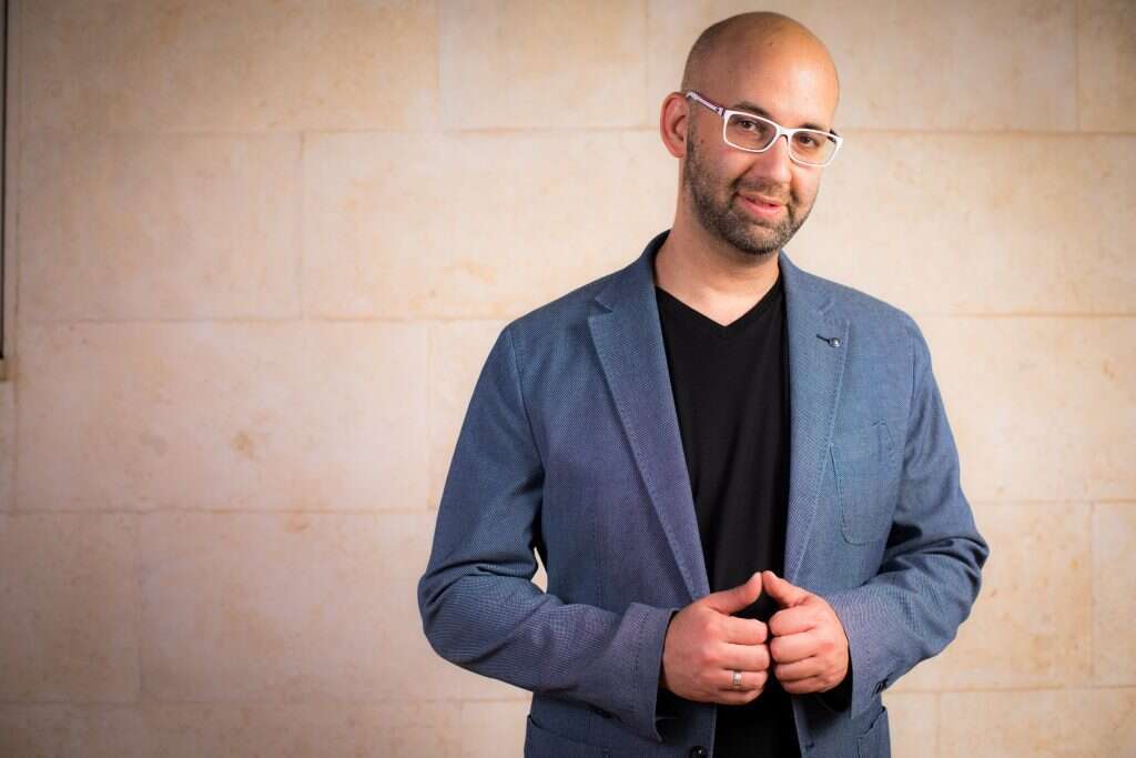 דמות מרתקת. משה קלוגהפט. | אריק סולטן דמות מרתקת. משה קלוגהפט. | אריק סולטן