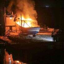 כלי שיט שנפגע בהפצצת חיל האוויר. | EPA