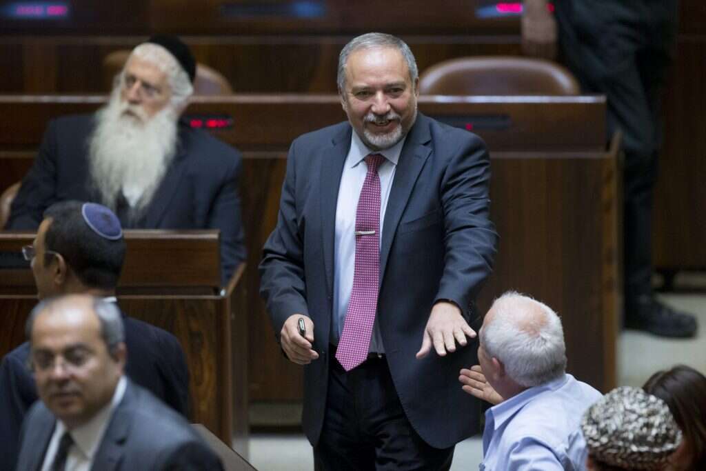 אביגדור ליברמן במליאת הכנסת. | יונתן זינדל, פלאש90 אביגדור ליברמן במליאת הכנסת. | יונתן זינדל, פלאש90