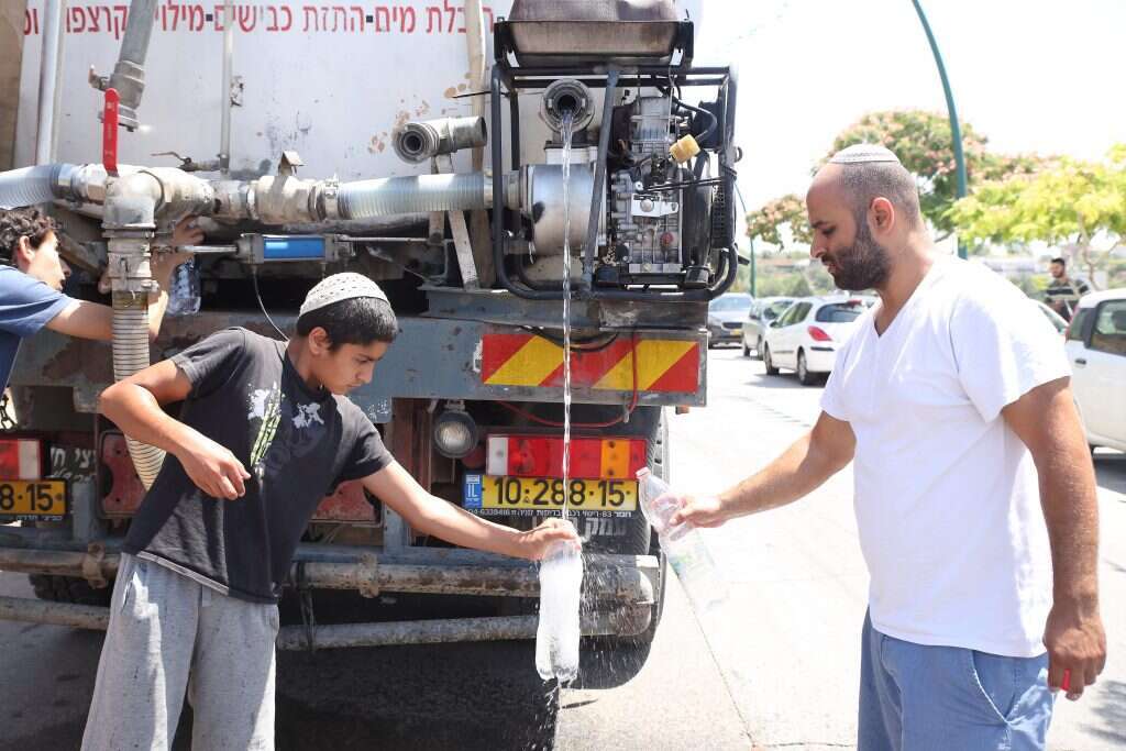 חלוקת מים בקדומים, 2016. | רעות קורנברג - TPS חלוקת מים בקדומים, 2016. | רעות קורנברג - TPS
