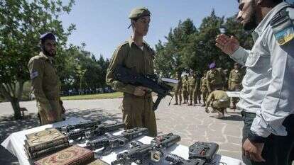 טקס השבעה של טירונים בדואים. | EPA