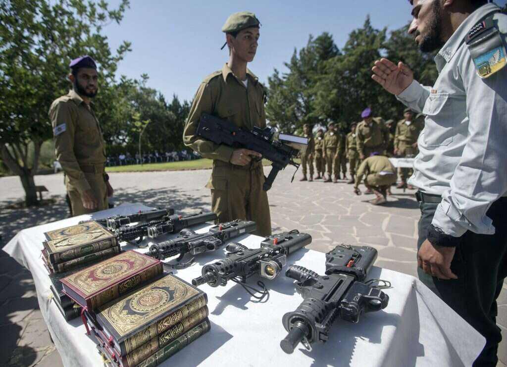 טקס השבעה של טירונים בדואים. | EPA