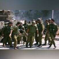 פינוי פצועים במלחמת לבנון השנייה. | רויטרס