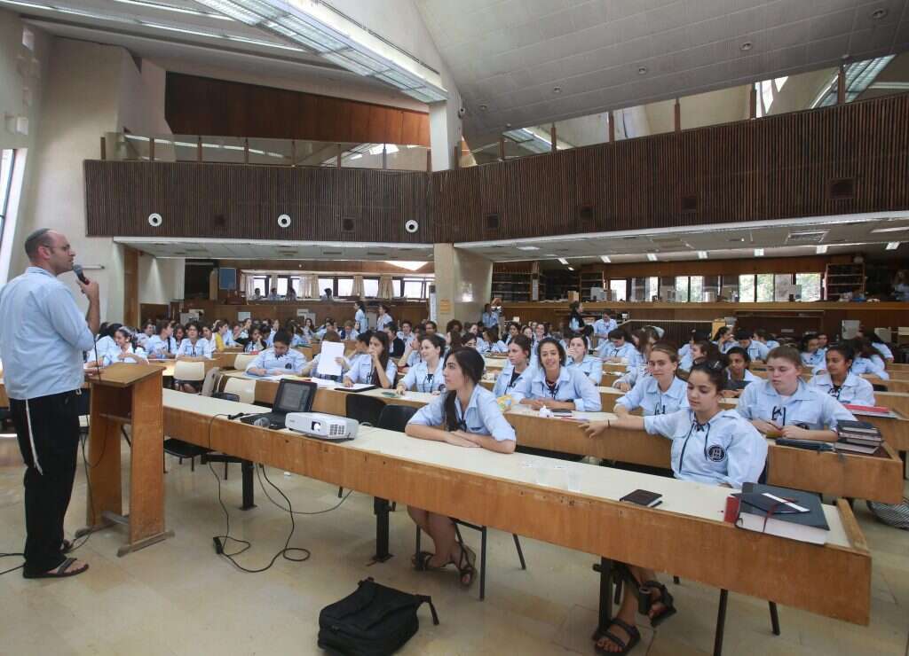 סמינריון לקומונריות של בני עקיבא. | מרים צחי