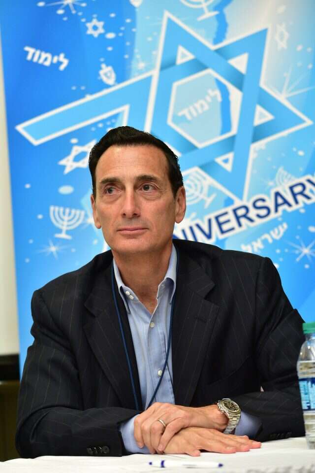 מתי'ו ברונפמן. | Igor Khodzinskiy