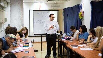 מתגיירים בקורס גיור. | אריק סולטן