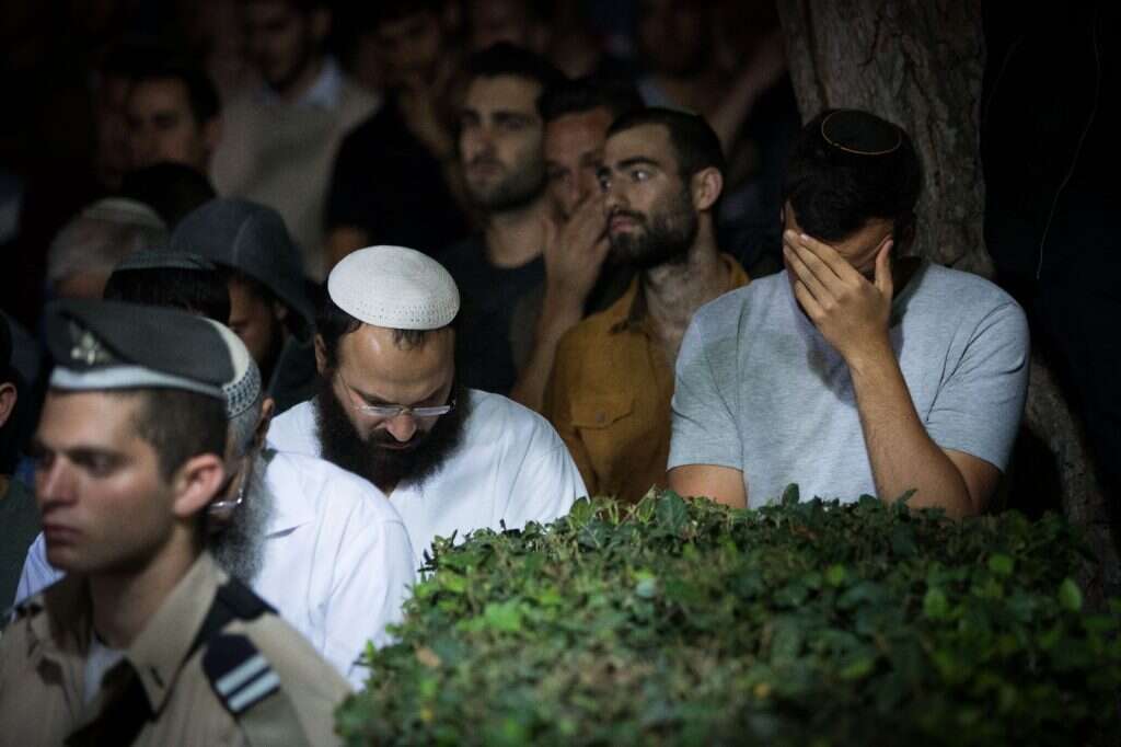 לוחם דובדבן רונן לוברסקי ז"ל הובא למנוחות בבית העלמין הצבאי בהר הרצל. לוברסקי נהרג במהלך פעילות מבצעית ליד רמאללה. | יונתן זינדל, פלאש90