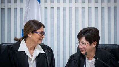 נשיאת העליון בדימוס מרים נאור ונשיאת העליון אסתר חיות. | יונתן זינדל, פלאש90