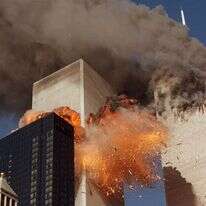 נפילת מגדלי התאומים בניו יורק. | AP נפילת מגדלי התאומים בניו יורק. | AP