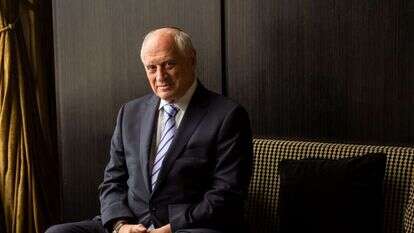 מלקולם הונליין. | אבישג שאר-ישוב