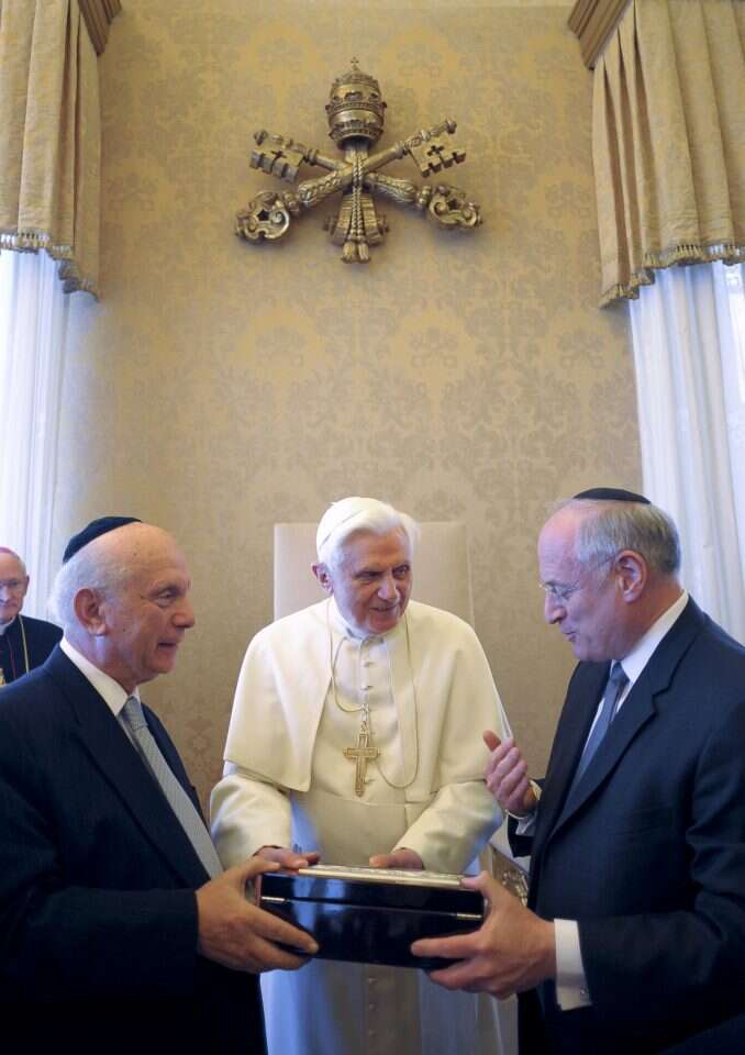 עם האפיפיור בנדיקטוס השישה עשר. | רויטרס