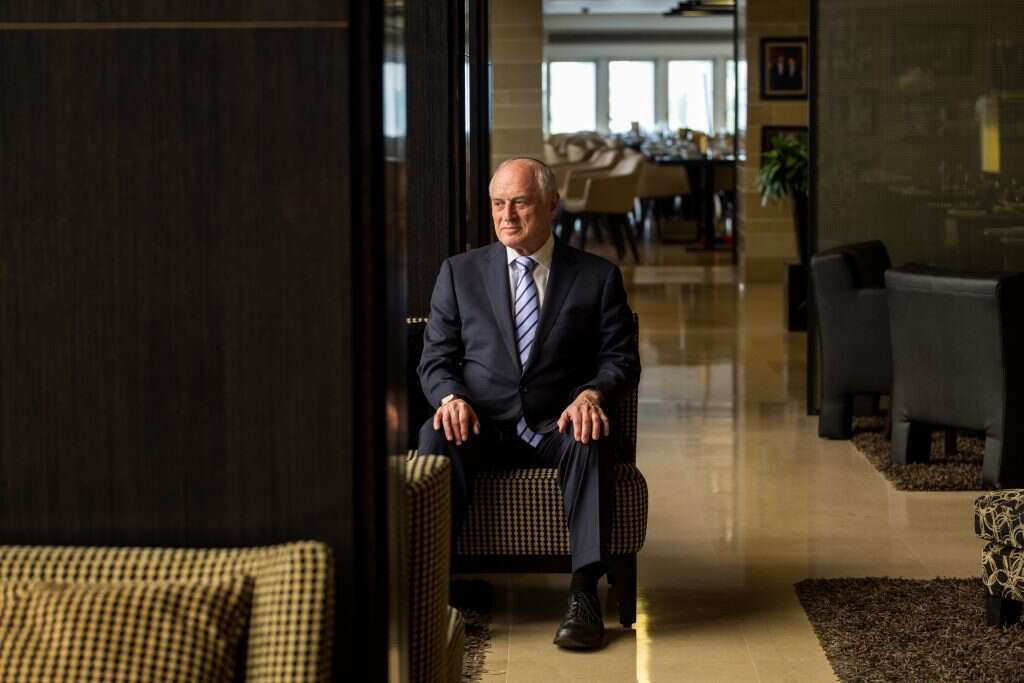 מלקולם הונליין. | אבישג שאר-ישוב מלקולם הונליין. | אבישג שאר-ישוב